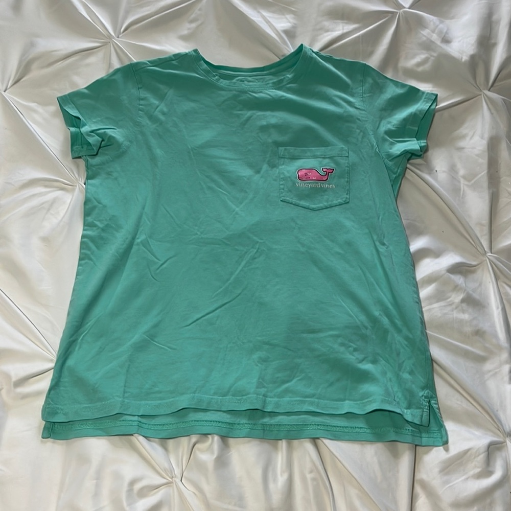 Women’s vineyard vines T-shirt